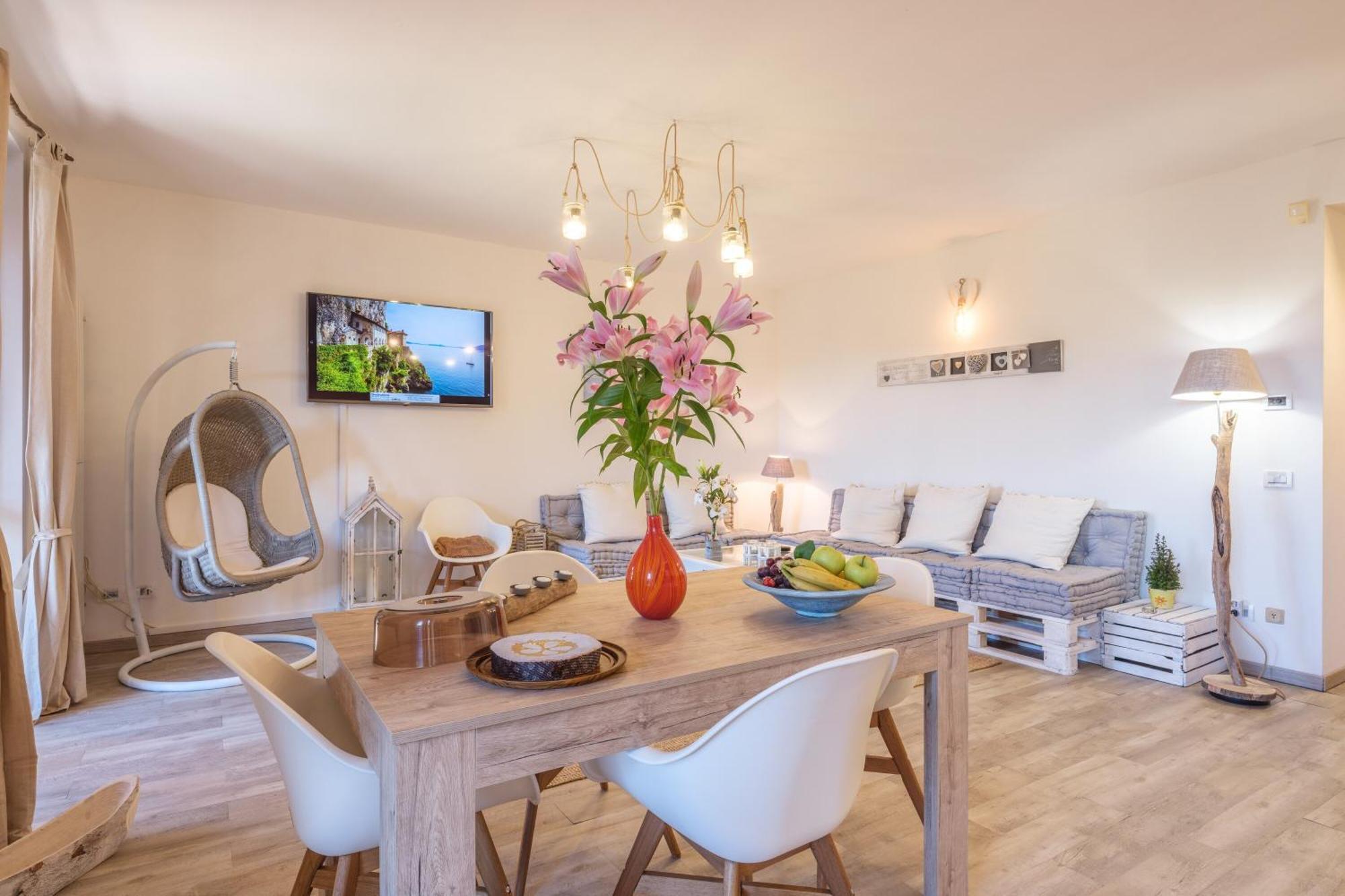 La Luna Nel Lago Lake View Garden - Happy Rentals Ispra Eksteriør billede
