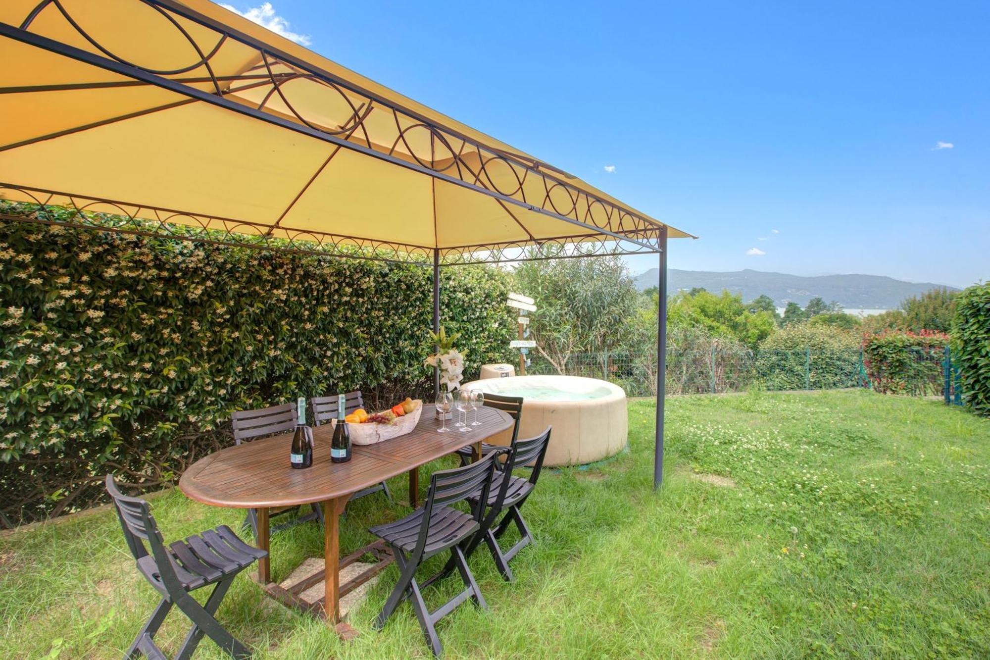 La Luna Nel Lago Lake View Garden - Happy Rentals Ispra Eksteriør billede